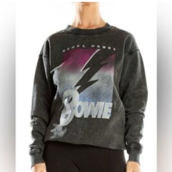 Simply Vera Vera Wang Tops - Simply Vera Vera Wang David Bowie Rebel Graphic crewneck Sweatshirt